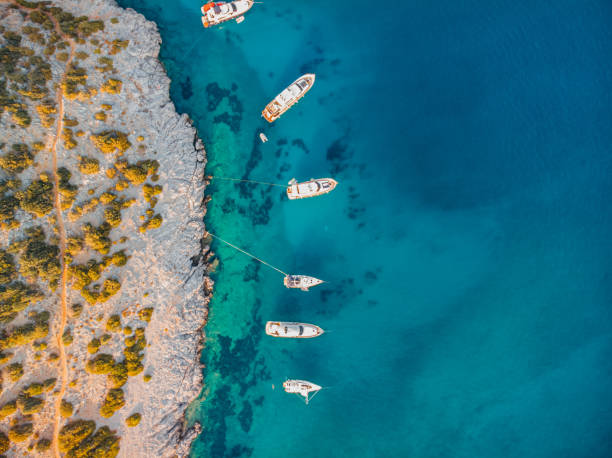 vista aérea costa del mar egeo - cesme fotografías e imágenes de stock