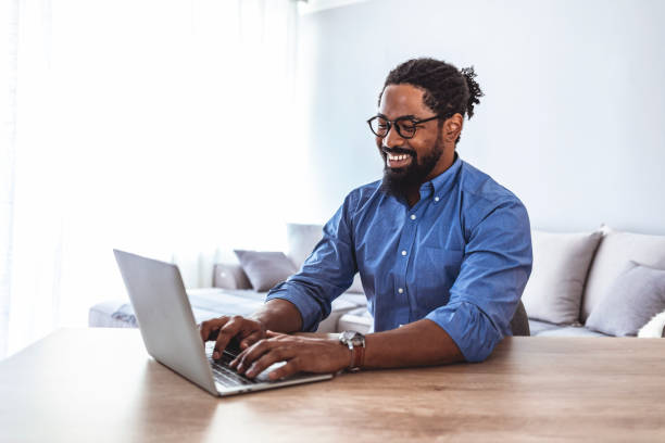 istock He knows exactly where his money goes 1275802125