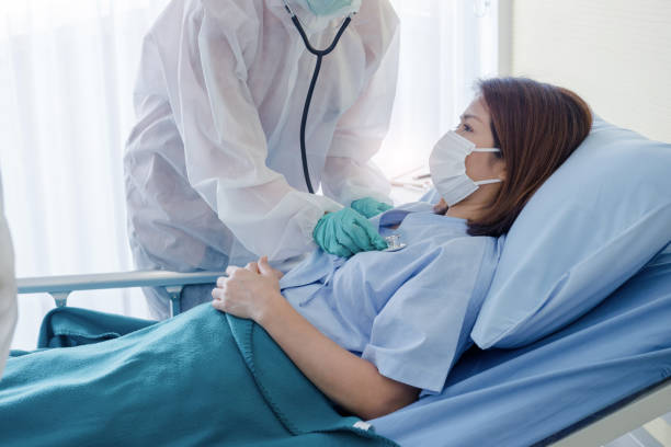 istock Doctor and nurse assistants working 1275804388