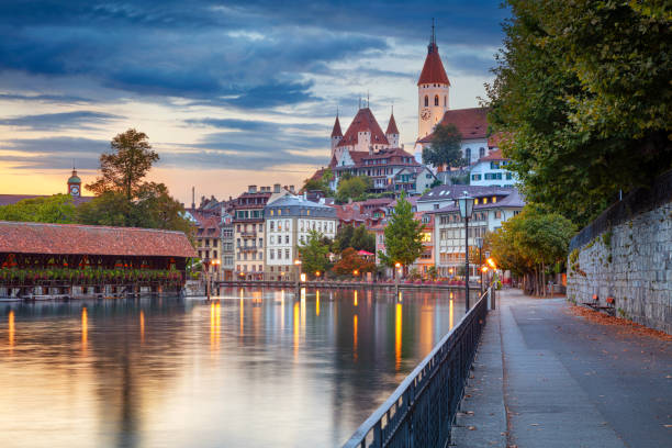 thun, suíça. - berne switzerland europe bridge - fotografias e filmes do acervo