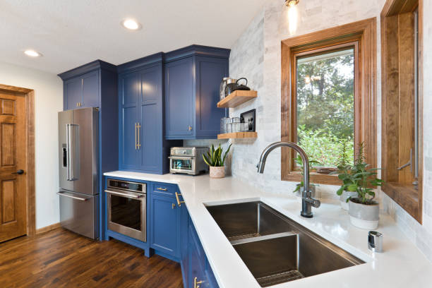 home improvement remodeled contemporary kitchen design - quartz imagens e fotografias de stock