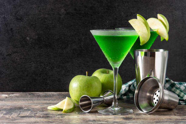 istock Green appletini cocktail in glass 1275864925