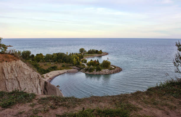 istock Scarborough Bluffs in Early Autumn. 1275922593