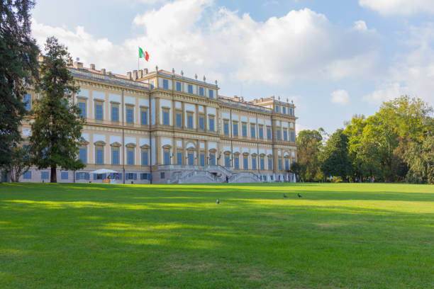 Villa Reale, Monza, Lombardy, Italy Neoclassic Villa Reale (1777-80, designed by Giuseppe Piermarini), Monza, Lombardy, Italy fountain courtyard villa italian culture stock pictures, royalty-free photos & images