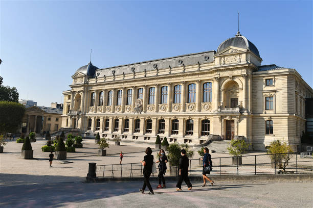 el jardin des plantes, jardín botánico, parís, francia. - biological culture outdoors travel destinations architecture fotografías e imágenes de stock