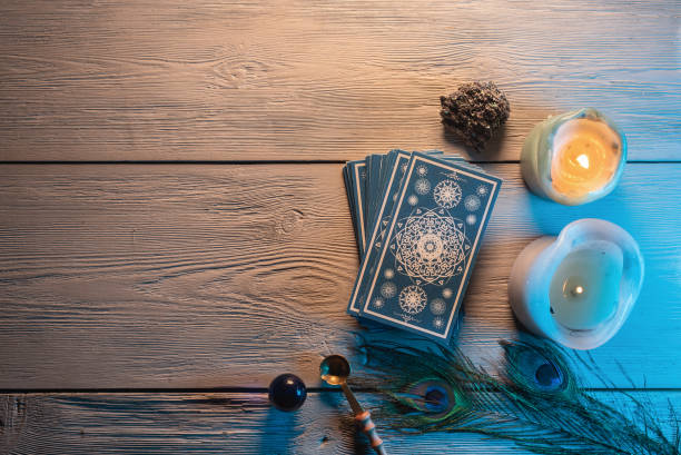 tarot cards. - fortune telling paranormal neon light prophet imagens e fotografias de stock