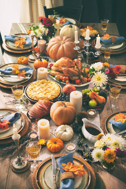celebrazione del ringraziamento concetto tradizionale di cena - thanksgiving dinner party feast day turkey foto e immagini stock