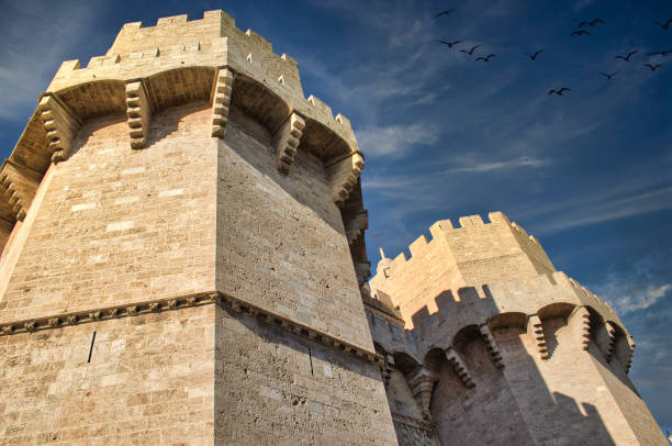 istock Los Serrano Towers in Valencia 1276412957