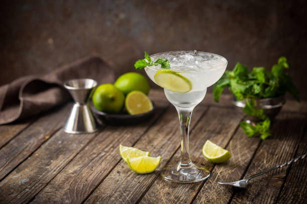 istock Cocktail margarita with lime 1276456423