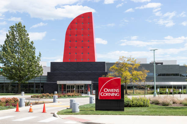 owens corning headquarters. owens corning entwickelt und produziert isolierungen, dächer und glasfaserverbundwerkstoffe. - image title stock-fotos und bilder