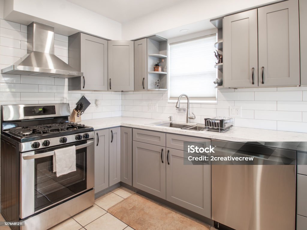 Küche Interior Design mit weißen Rücken Spritzer Stock Foto - Lizenzfrei Küche Stock-Foto
