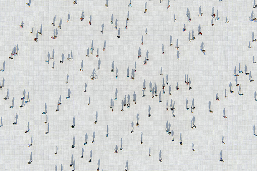 Vista aérea de la gente en la calle photo