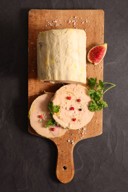 entrée festive traditionnelle français- foie gras - foie gras salt luxury restaurant photos et images de collection