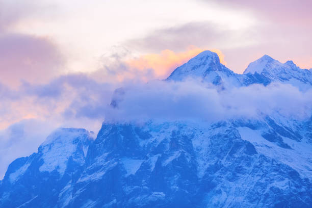vista panoramica dell'alba delle alpi svizzere, svizzera - jungfraujoch jungfrau bernese oberland monch foto e immagini stock