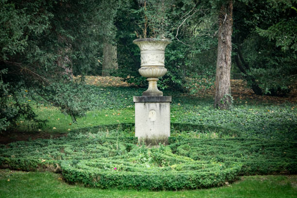 istock Campo del Moro Park, Madrid 1276597687