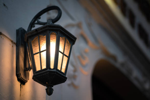 クラシックデザインの照明街灯。 - isolated on yellow ストックフォトと画像
