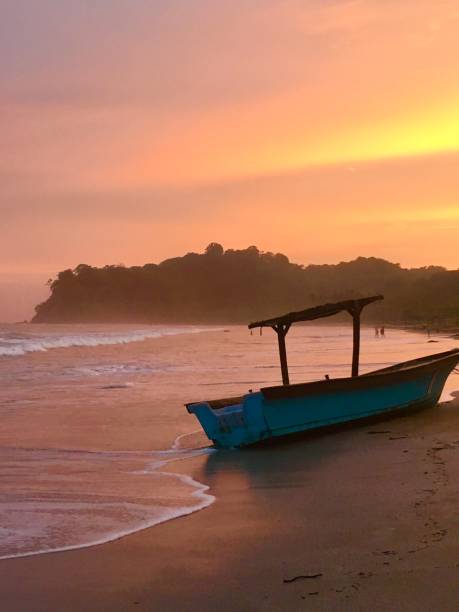 atardecer en costa rica - costa rican sunset fotos fotografías e imágenes de stock