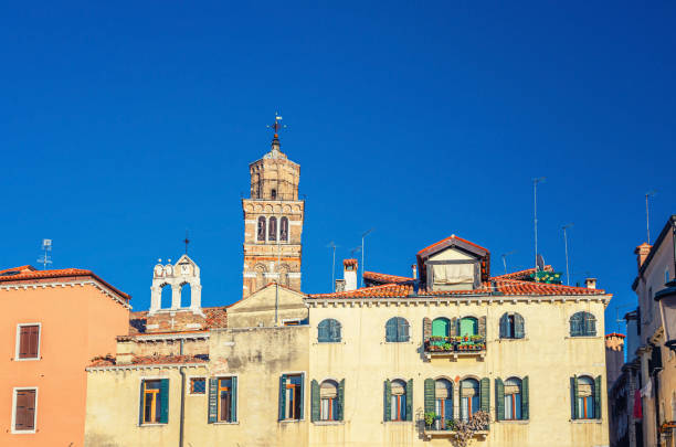 campo santo stefano square with typical italian buildings of venetian architecture - stefano imagens e fotografias de stock