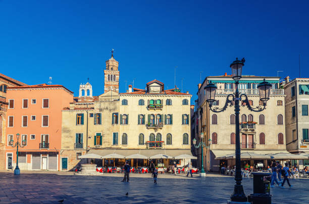 venice town square with typical architecture - stefano imagens e fotografias de stock