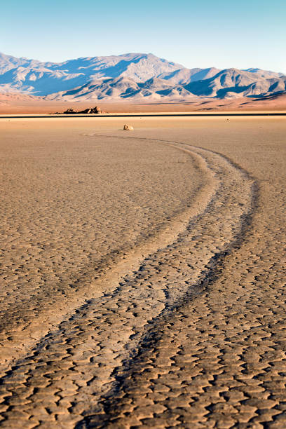 Racetrack Playa Death Valley, Wandering stones Racetrack Playa Death Valley, The Racetrack's stones racetrack playa stock pictures, royalty-free photos & images