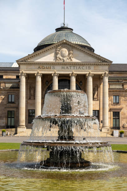 Water fountain in front of the cure house in Wiesbaden Water fountain in front of the cure house in Wiesbaden, Germany kurhaus casino stock pictures, royalty-free photos & images
