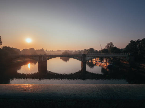 istock Richnond Bridge over the River Thames 1276769104