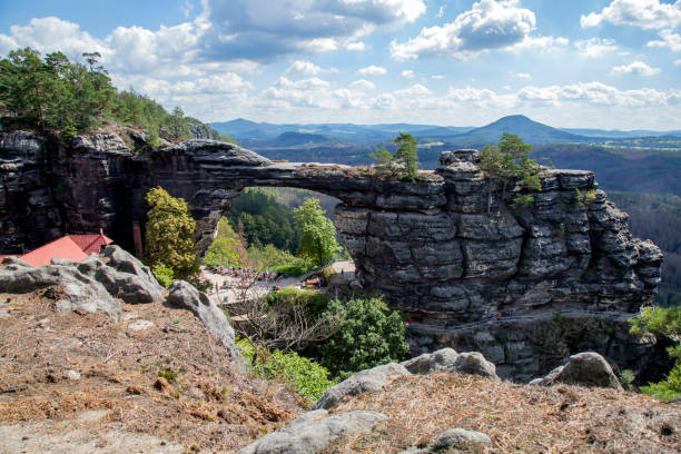 puerta de pravcicka - pravcicka fotografías e imágenes de stock