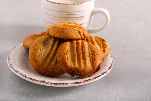 istock Spicy cinnamon cookies, served 1276795772