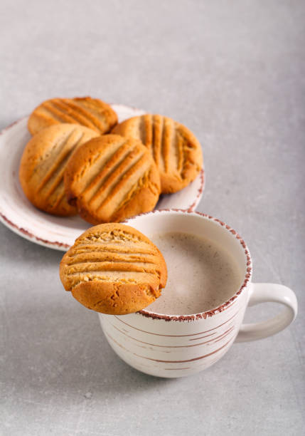 istock Spicy cinnamon cookies, served 1276795890