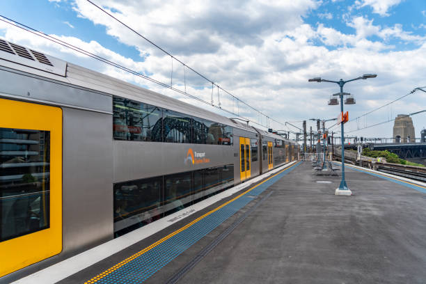 milsons point station, sydney, australie - milsons point photos et images de collection