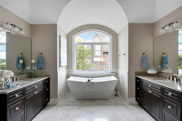 Gorgeous bathroom nook with free standing bathtub Spa-like elegance in master bath with set-up ready for pampering free standing bath stock pictures, royalty-free photos & images