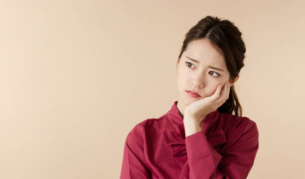 困った若い女性。 - 何もかもが嫌 ストックフォトと画像