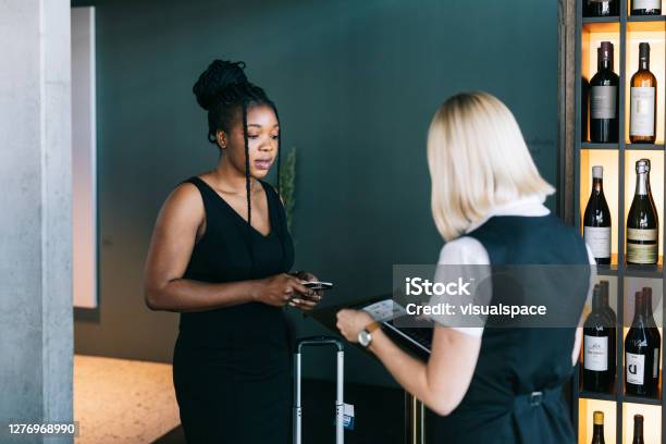 Black Businesswoman Entering To First Class Lounge Stock Photo - Download Image Now - Airport, African Ethnicity, Airport Departure Area
