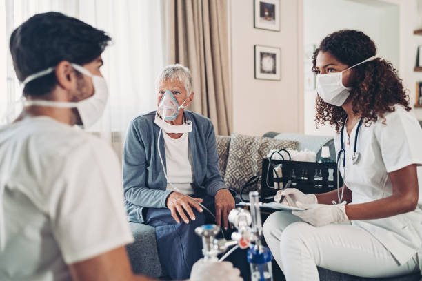 istock Emergency aid practitioners visiting a senior woman 1276986676