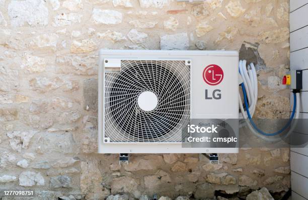 Un Inversor Inteligente Lg Foto de stock y más banco de imágenes de LG Electronics - LG Electronics, Aparato de aire acondicionado, Inversor de corriente