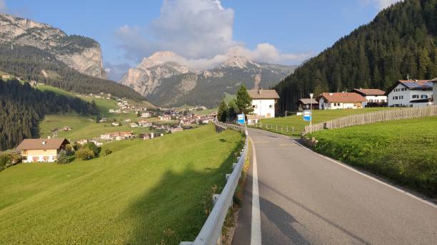 istock Travelling around the Alps in autumn 1277100989