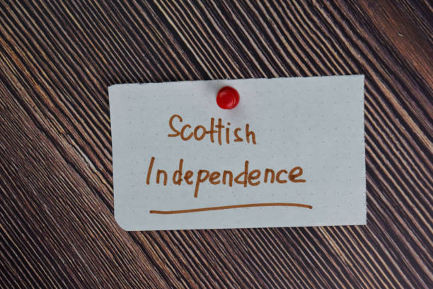 istock Scottish Independence text on sticky notes isolated on office desk. 1277138485