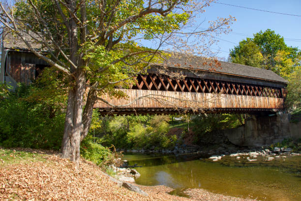istock Middle Covered Bridge in Woodstock, Vermont 1277193832