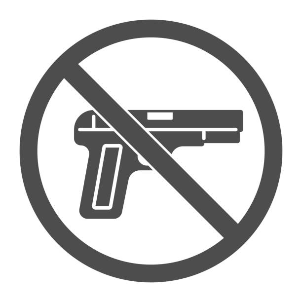 illustrations, cliparts, dessins animés et icônes de pas d’icône solide armes à feu, concept, pas d’armes à feu ou d’armes signe d’avertissement sur le fond blanc, cercle pas de signe interdit d’arme à feu dans le style glyphe pour mobile, web. graphiques vectoriels. - gun handgun silhouette outline