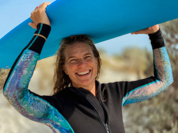 istock Caucasian Woman Ready to go Surfing 1277337380