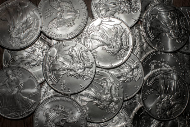 moedas de águia de prata - silver medal medal coin silver - fotografias e filmes do acervo