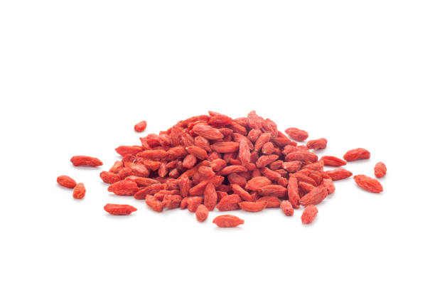 pile of dried goji berries (chinese wolfberry) - lycium chinese imagens e fotografias de stock