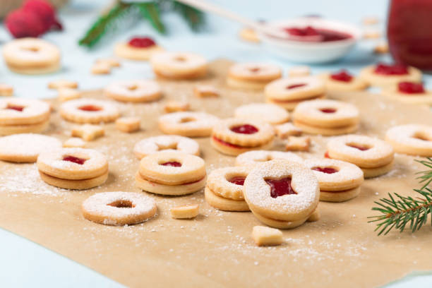 istock Traditional Austrian christmas cookies - Linzer biscuits filled with raspberry jam. 1277501076
