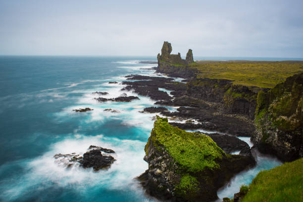 istock Icland sea landscape 1277523160