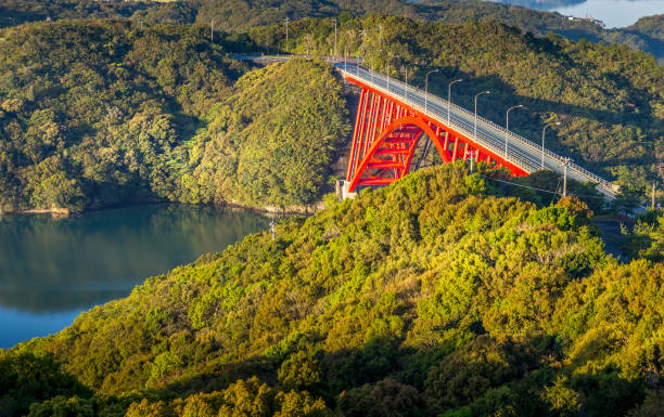 松阪、イセ湾の赤い橋 - ise ストックフォトと画像