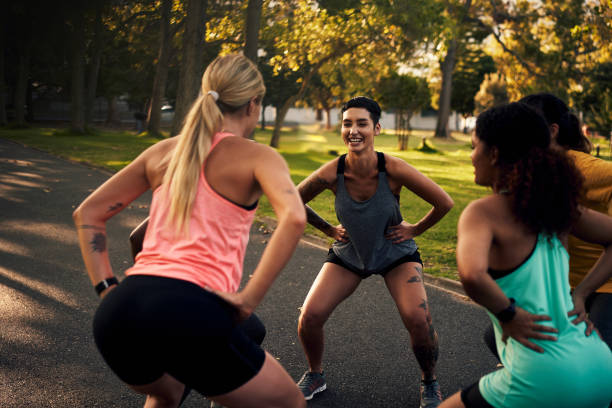 それらの大殿を従事させる - health club social gathering exercising sport ストックフォトと画像