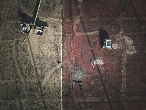 istock Abandoned Tennis Court Yard 1277539984