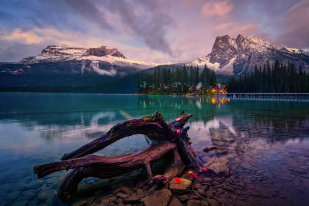 istock Emerald Lake Banff, Alberta Kanada travel destination in night 1277540072