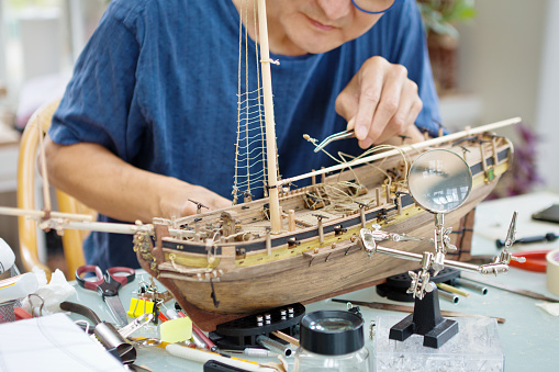Retirement Hobby Leisure - Building Wooden Ship Kit Model