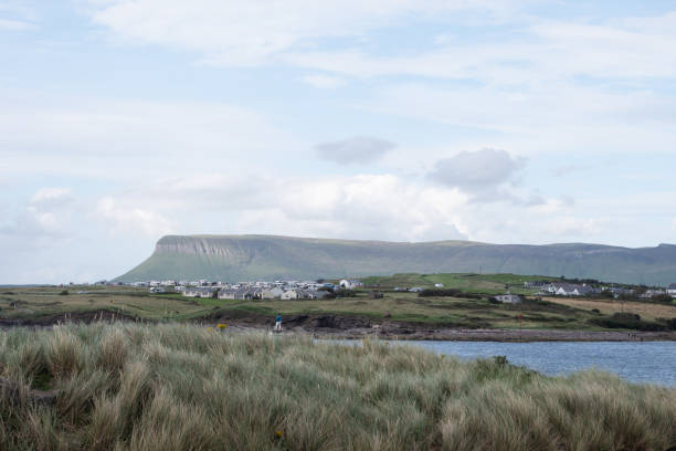 Benbulbin from Coney Island Ireland Benbulbin from the south ben bulben stock pictures, royalty-free photos & images